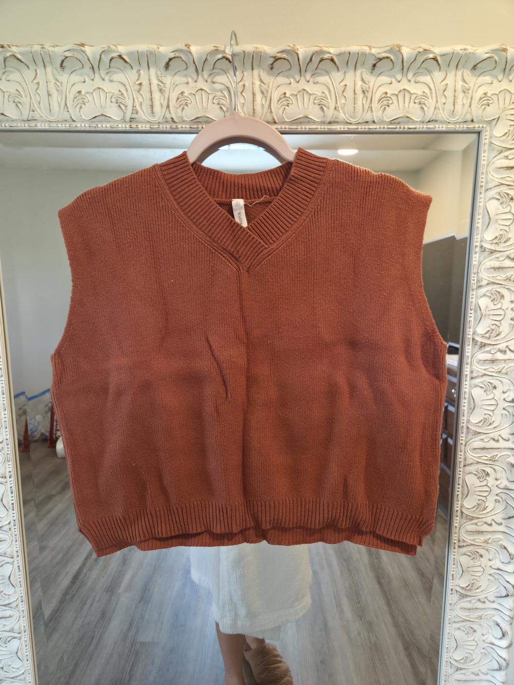 V-Neck Sweater Vest in Rust
